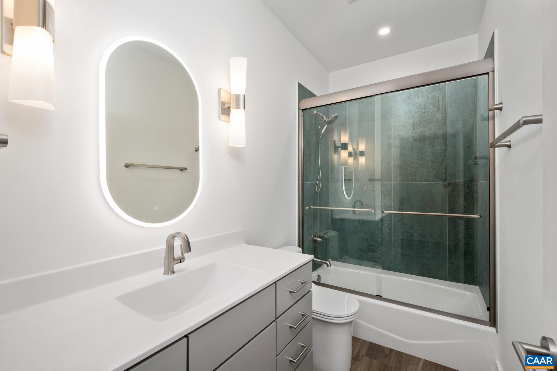 LOCHLYN HILL - Residential