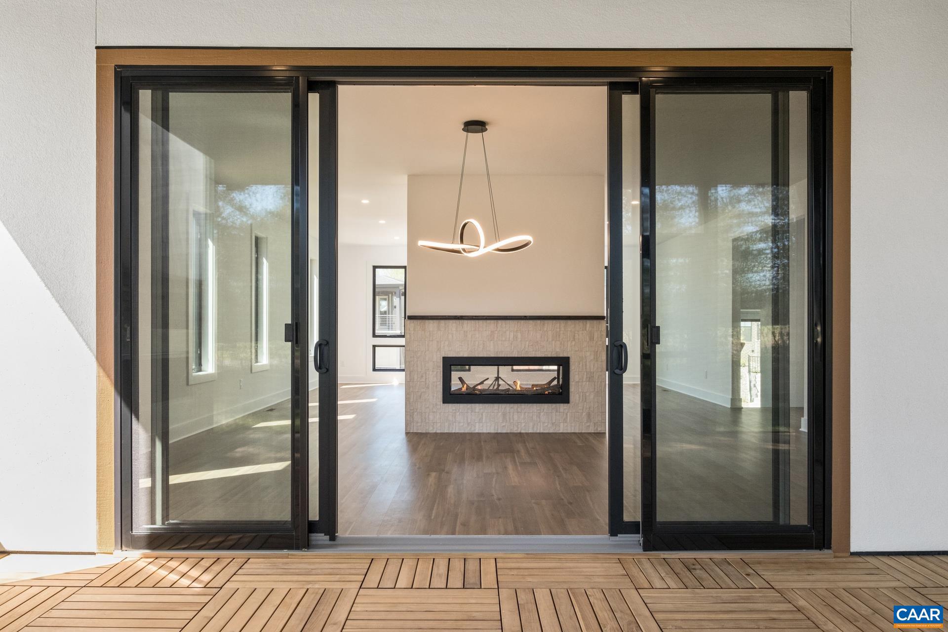 LOCHLYN HILL - Residential