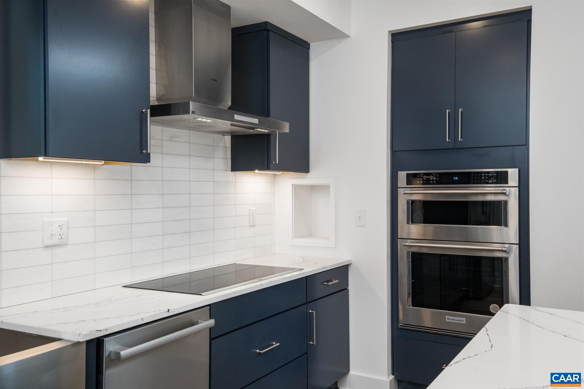 LOCHLYN HILL - Residential