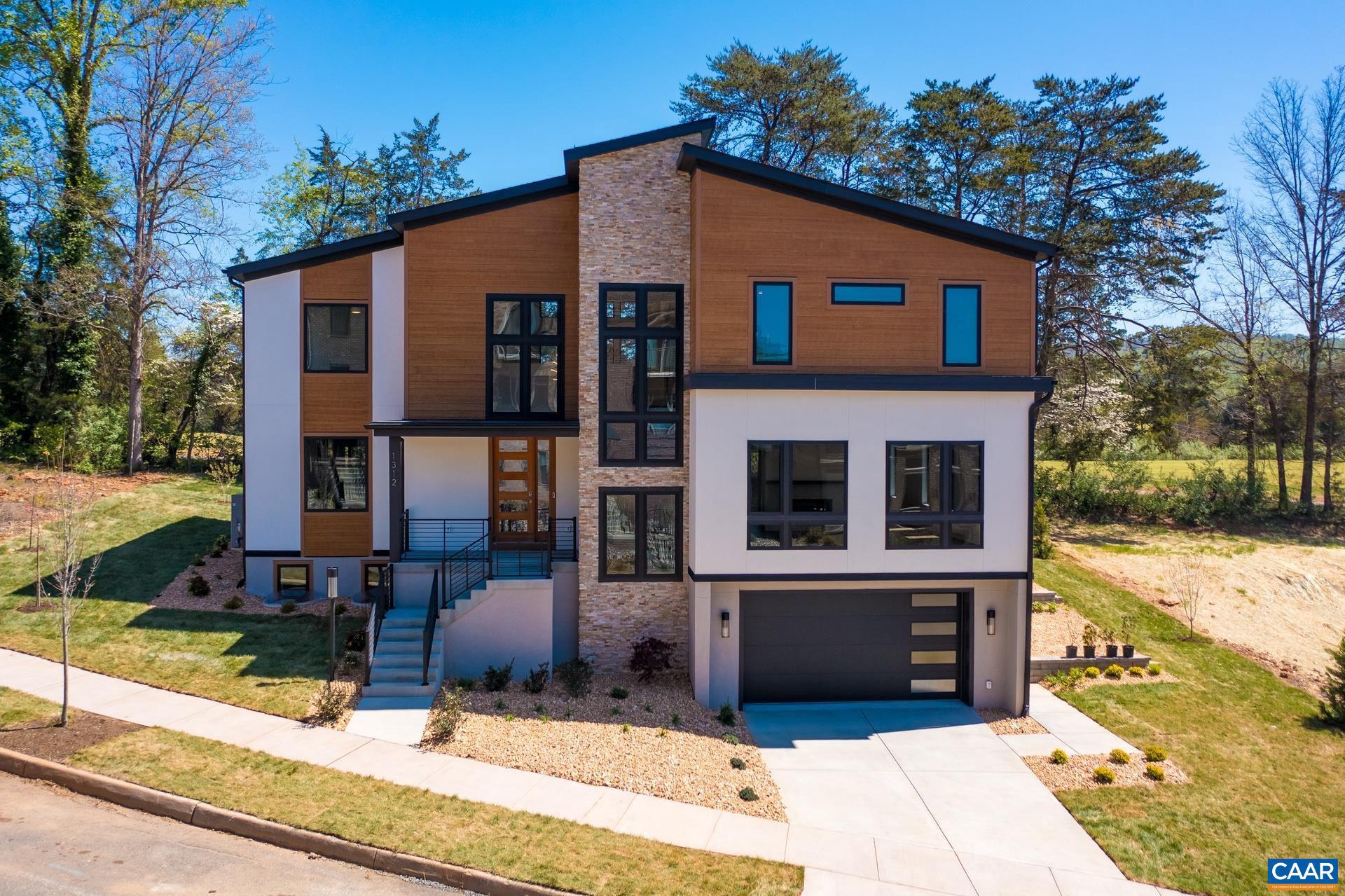 LOCHLYN HILL - Residential