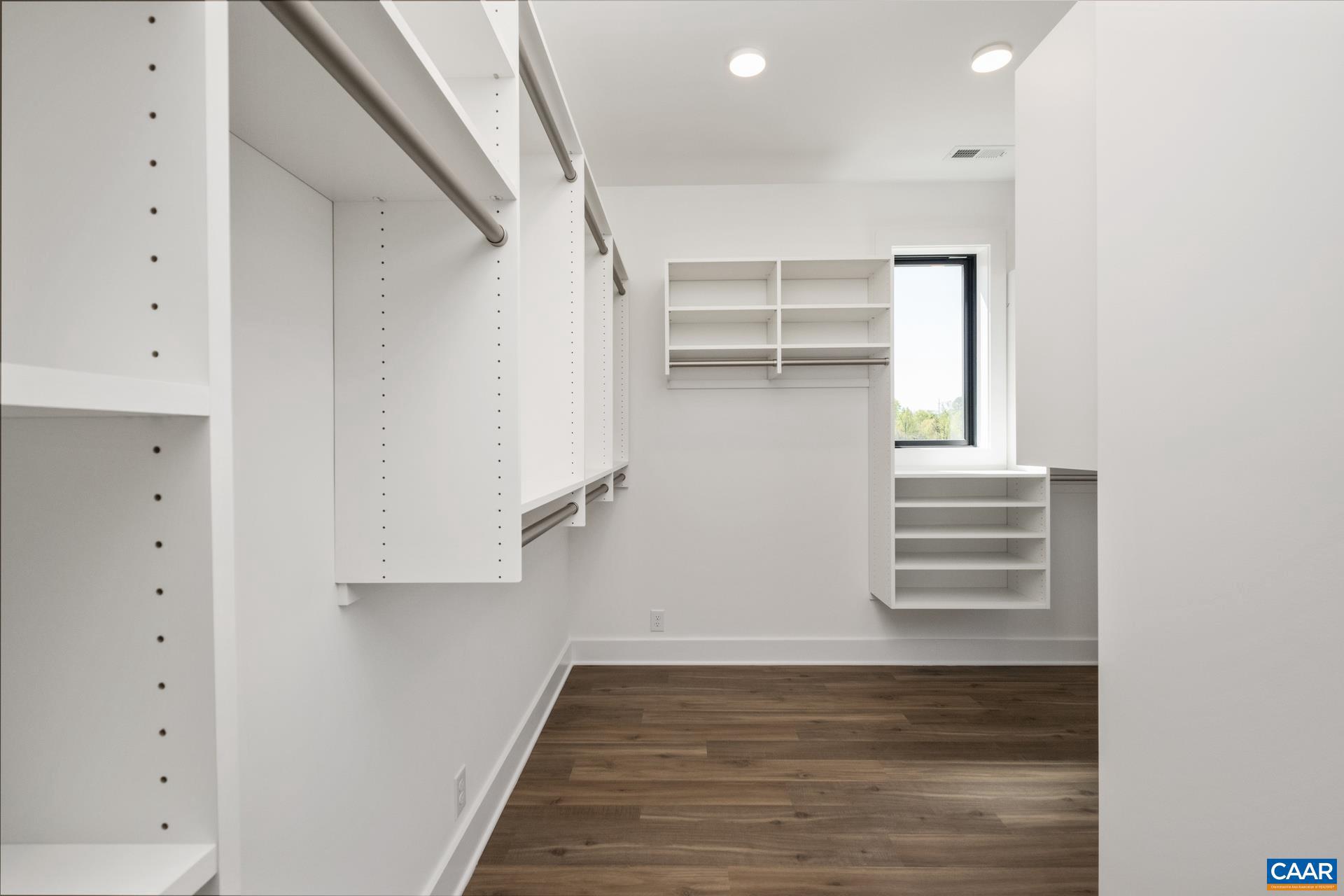 LOCHLYN HILL - Residential