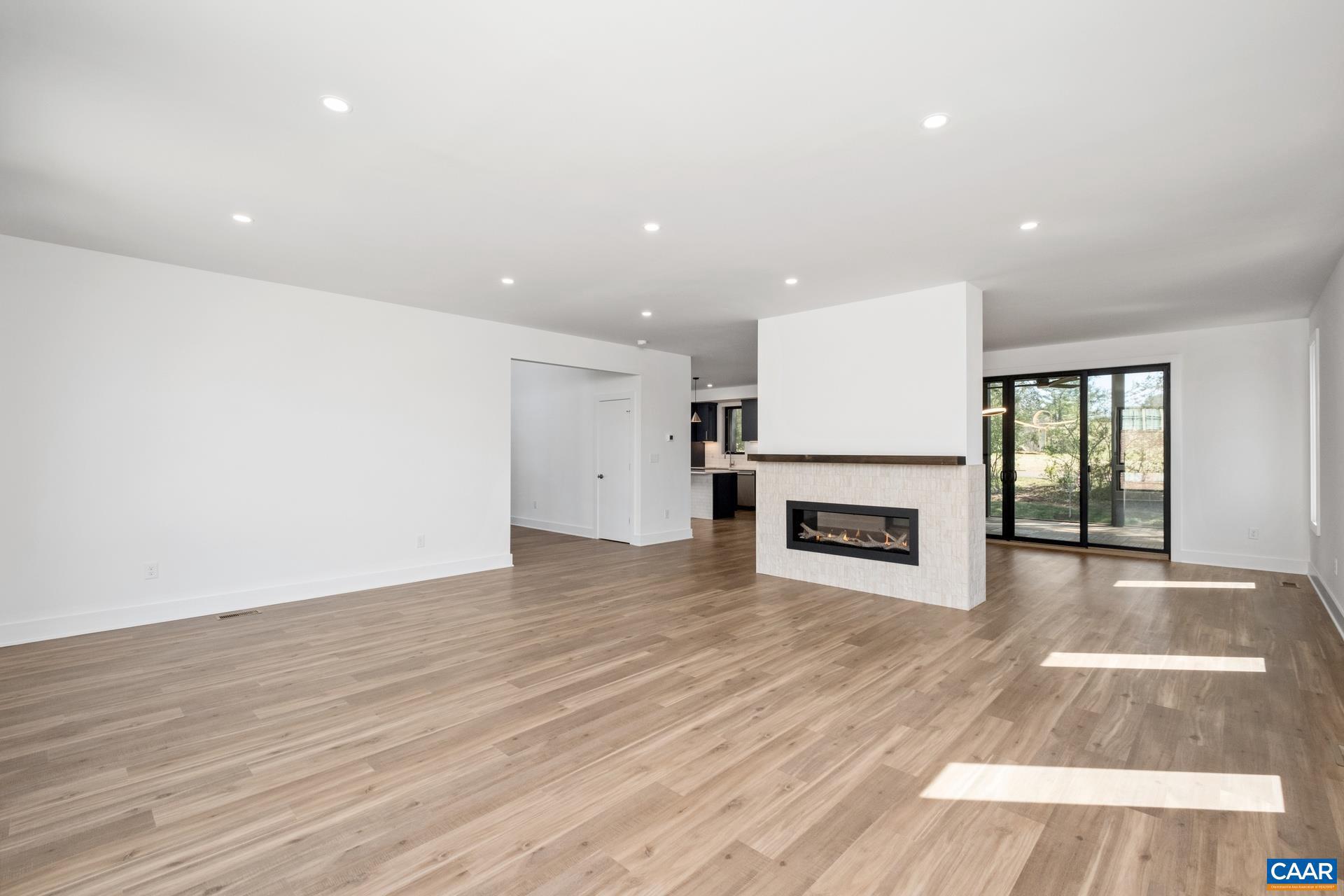 LOCHLYN HILL - Residential