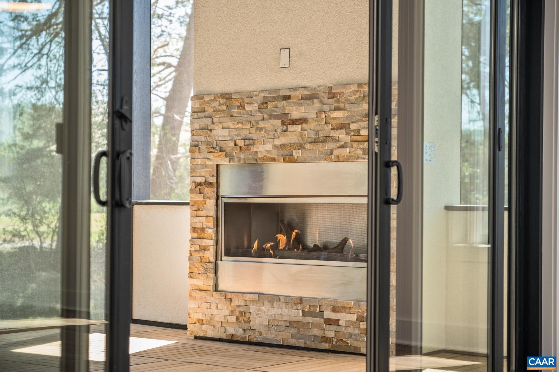 LOCHLYN HILL - Residential