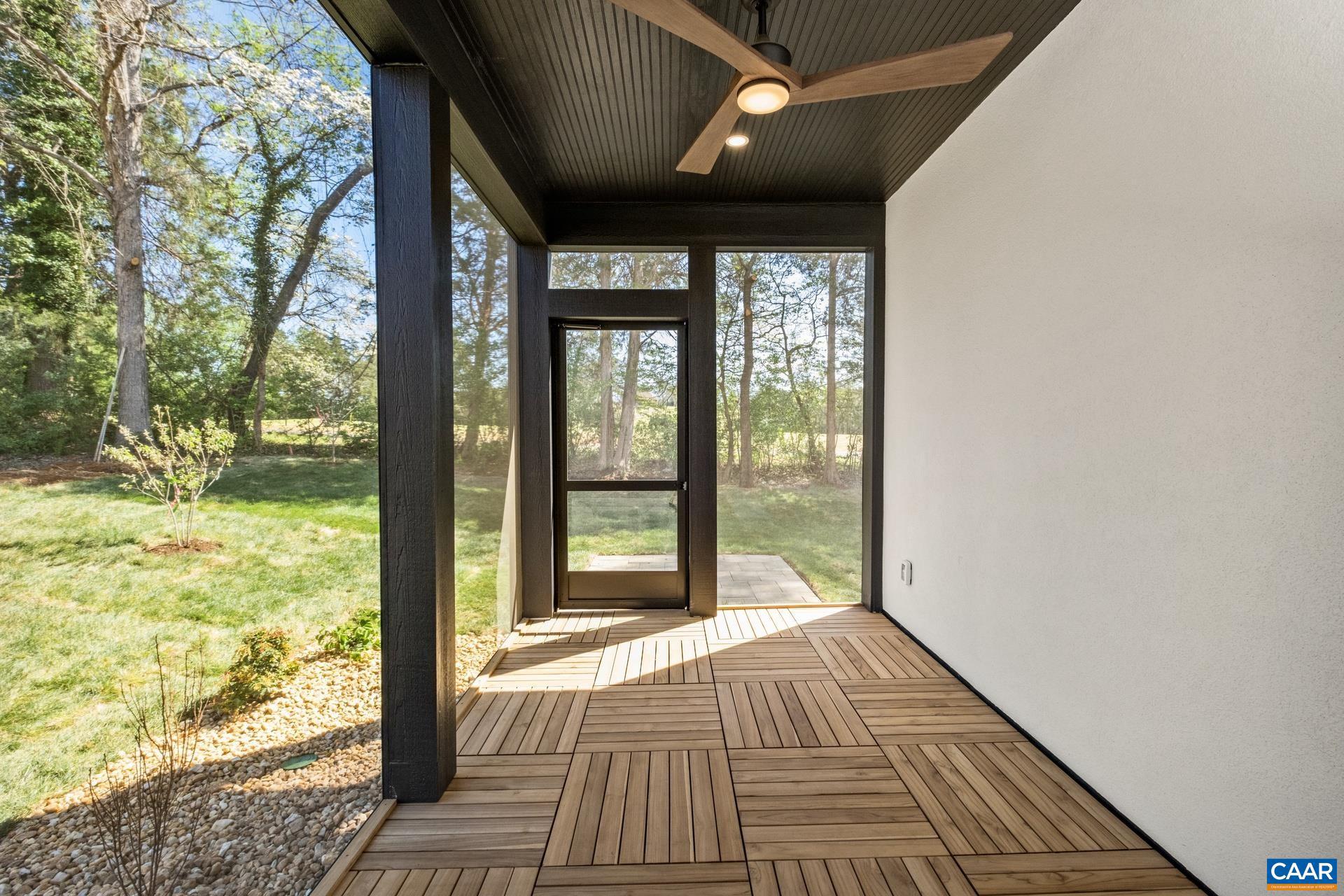 LOCHLYN HILL - Residential