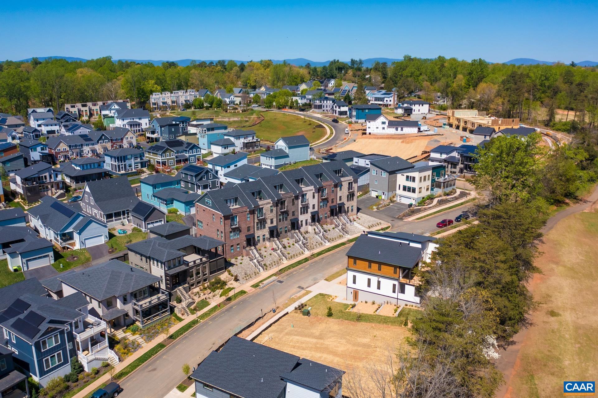 LOCHLYN HILL - Residential