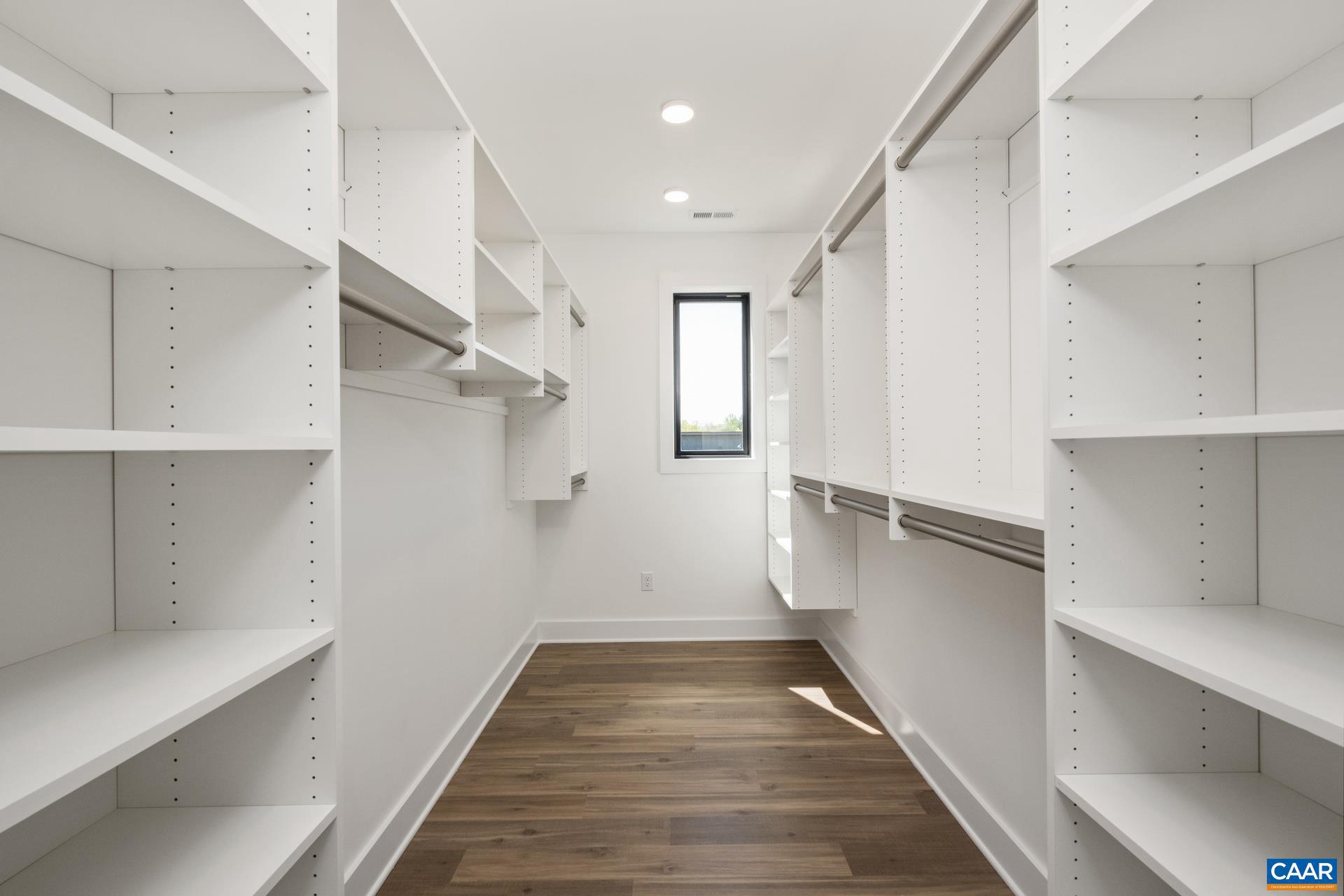 LOCHLYN HILL - Residential