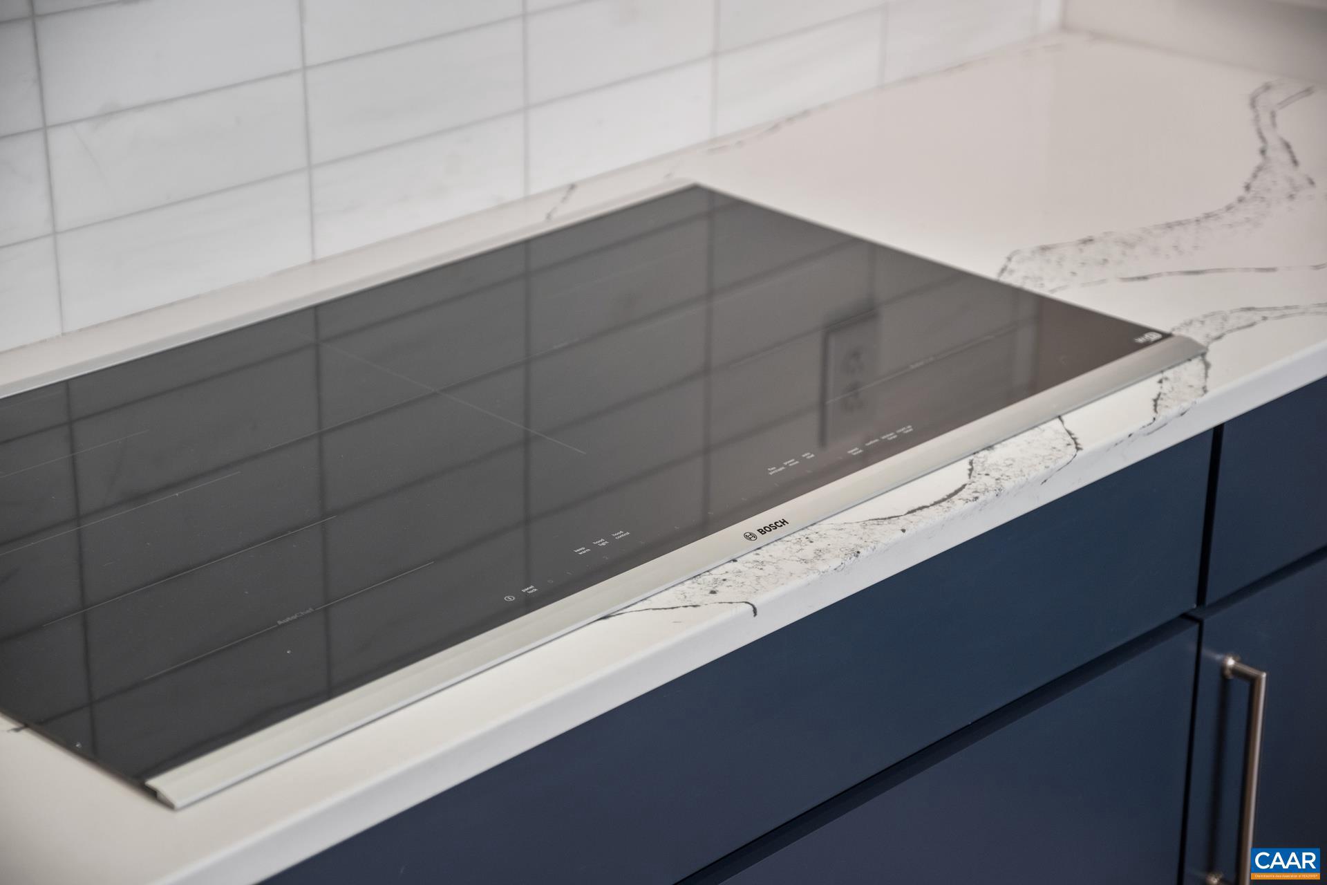 LOCHLYN HILL - Residential