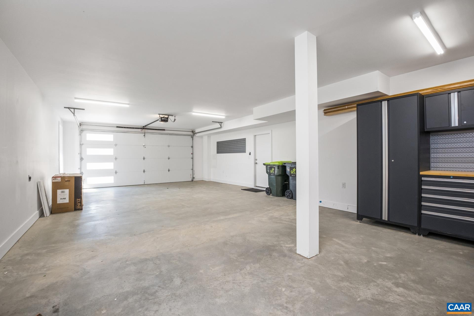 LOCHLYN HILL - Residential