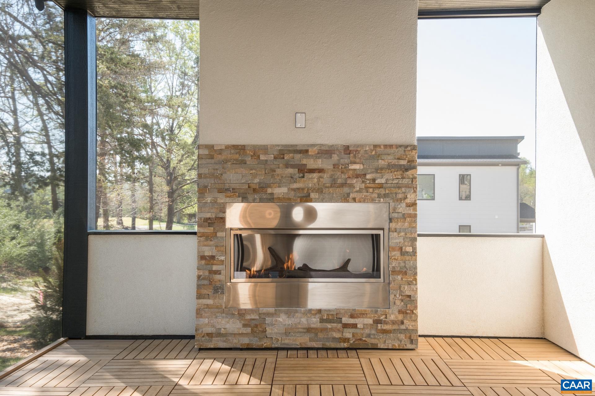 LOCHLYN HILL - Residential