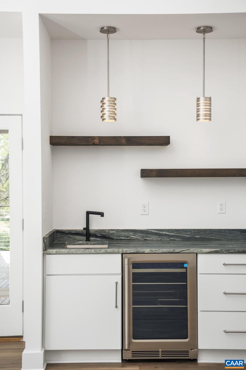 LOCHLYN HILL - Residential