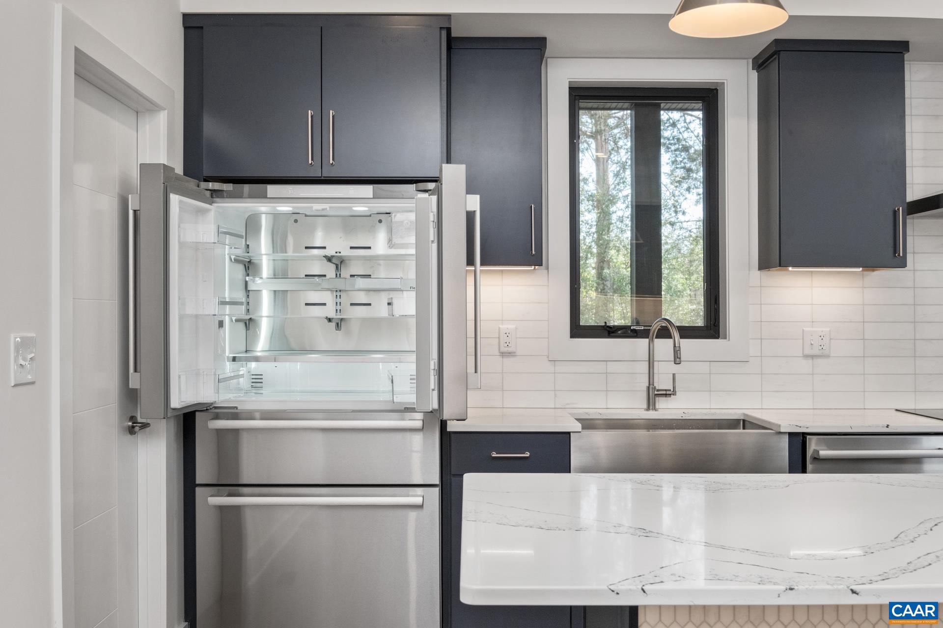 LOCHLYN HILL - Residential