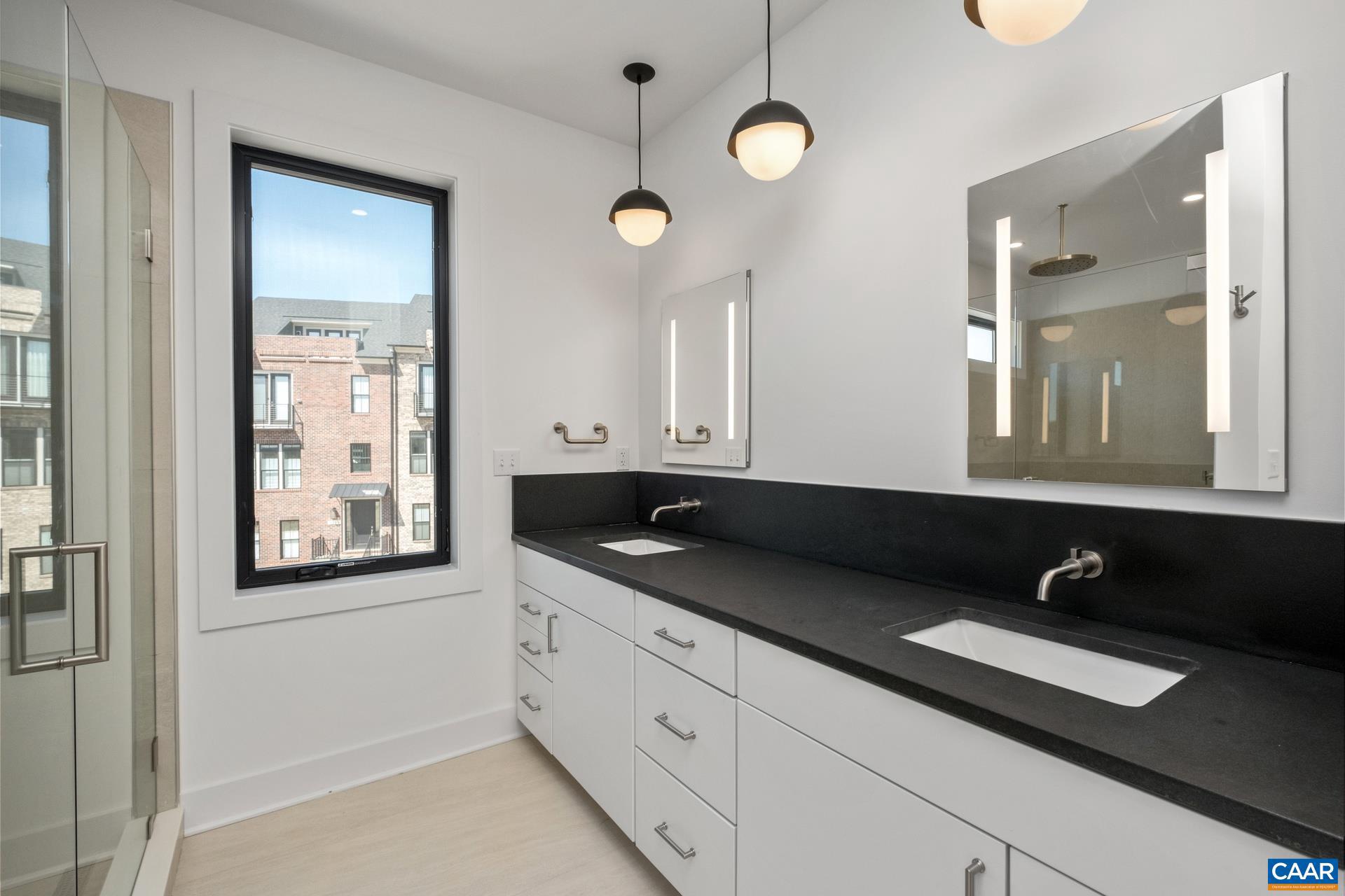 LOCHLYN HILL - Residential