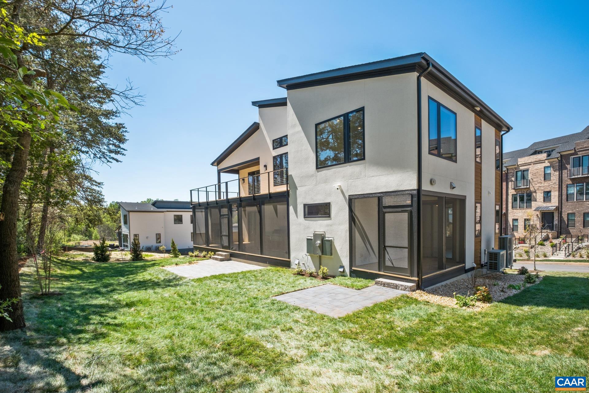 LOCHLYN HILL - Residential