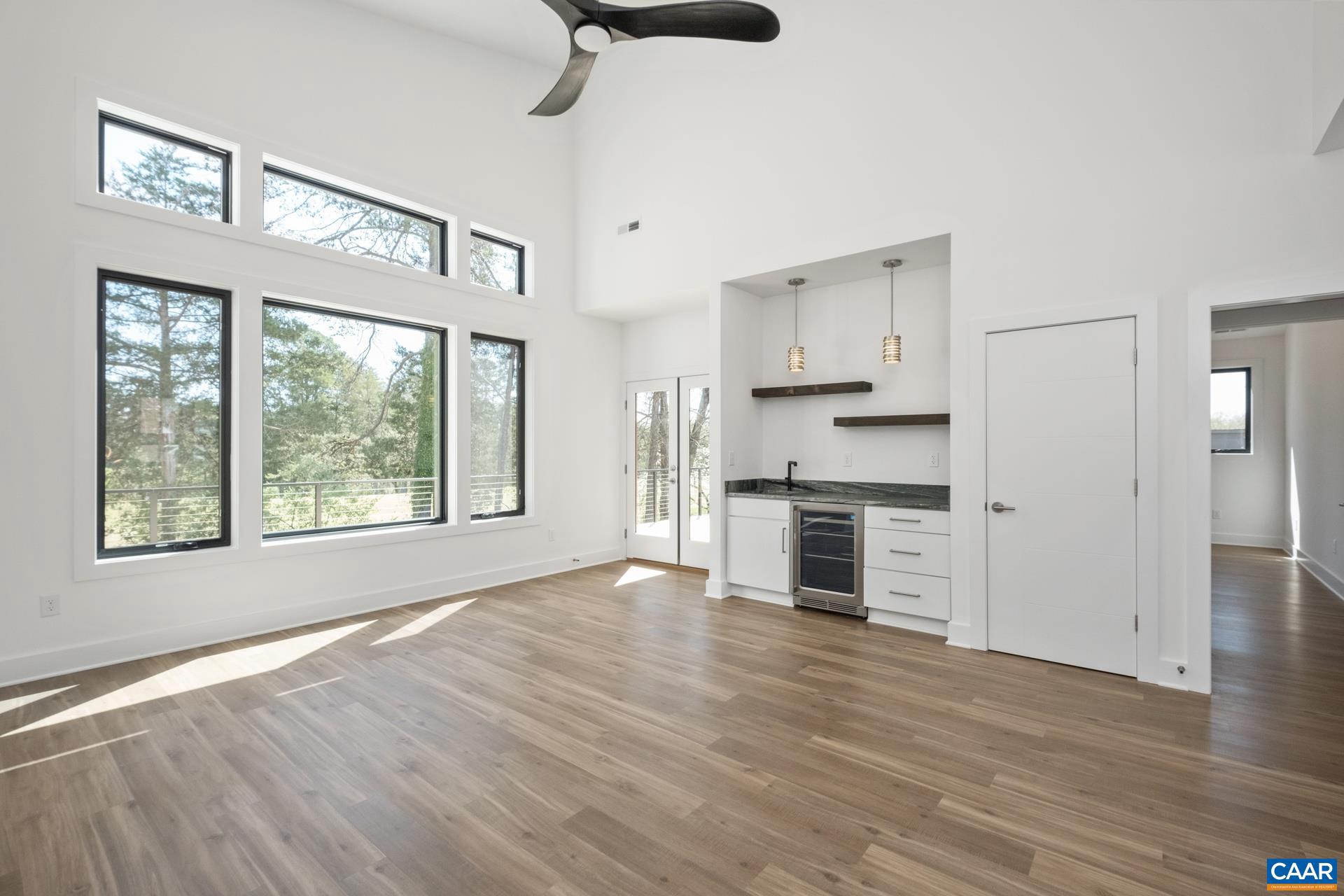 LOCHLYN HILL - Residential