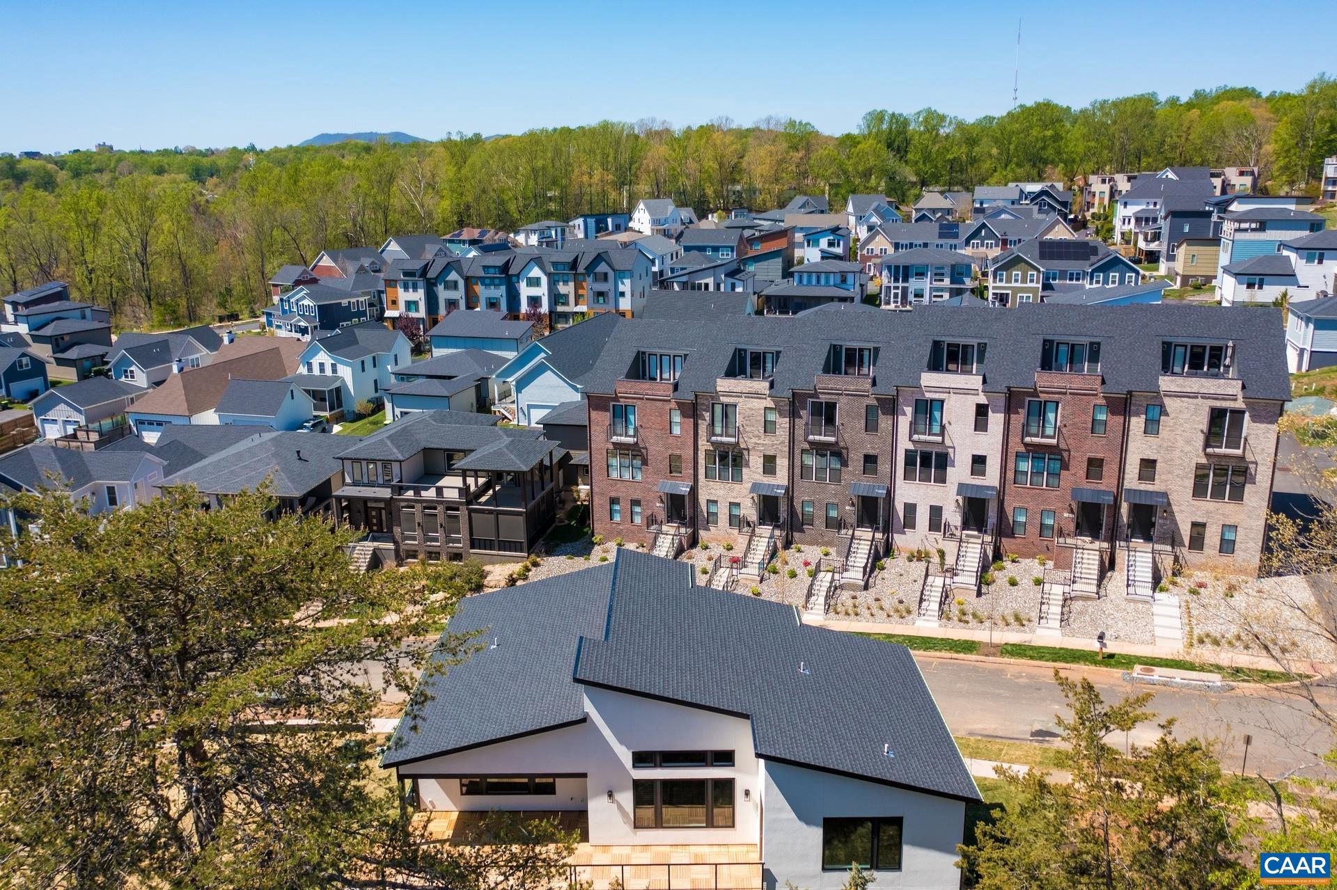 LOCHLYN HILL - Residential