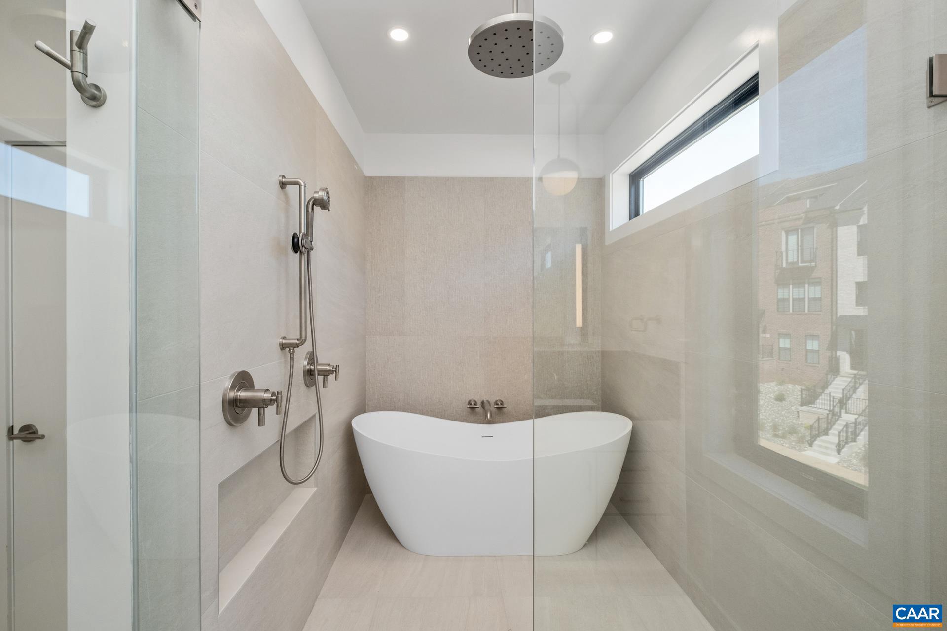 LOCHLYN HILL - Residential