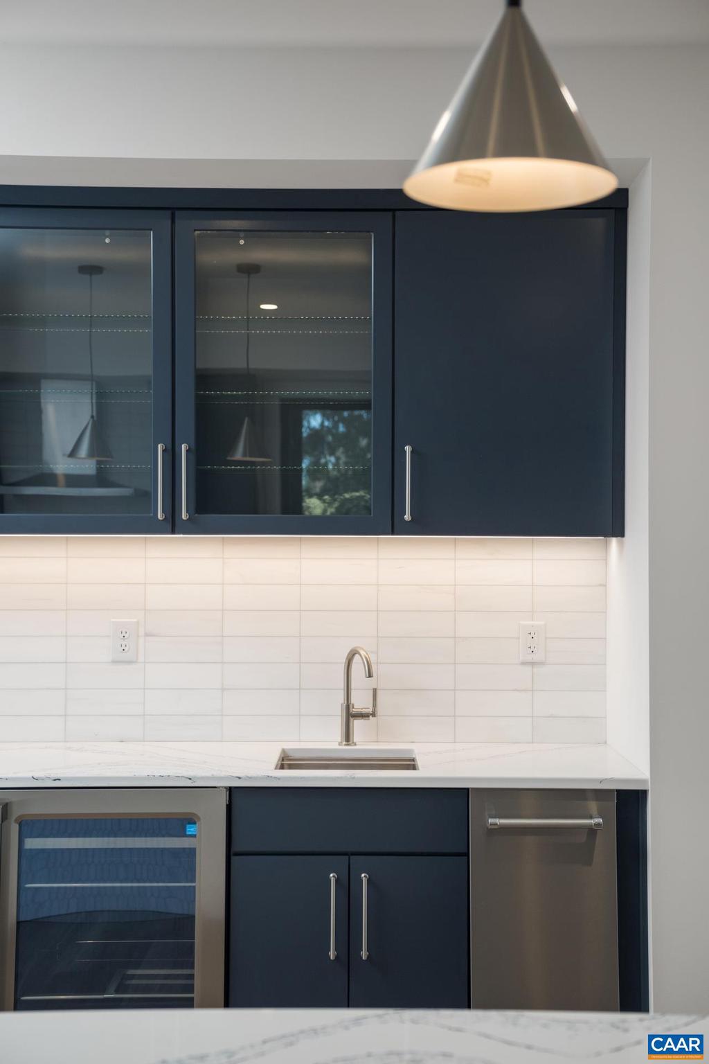 LOCHLYN HILL - Residential