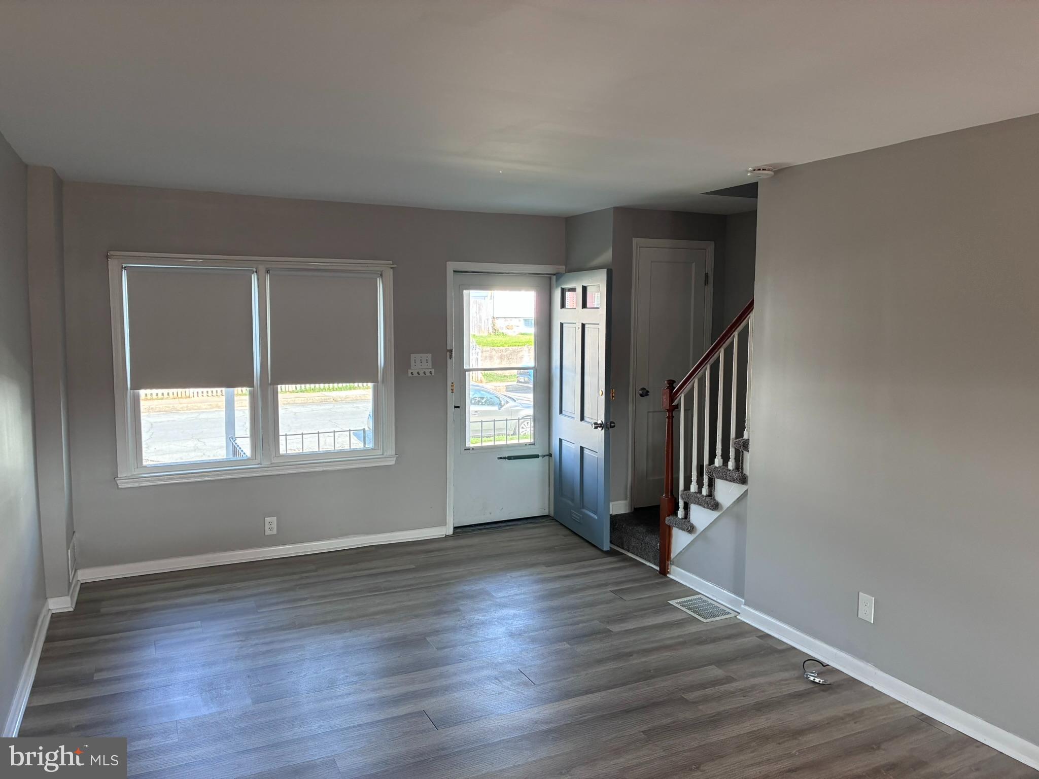 MEDFIELD - Residential