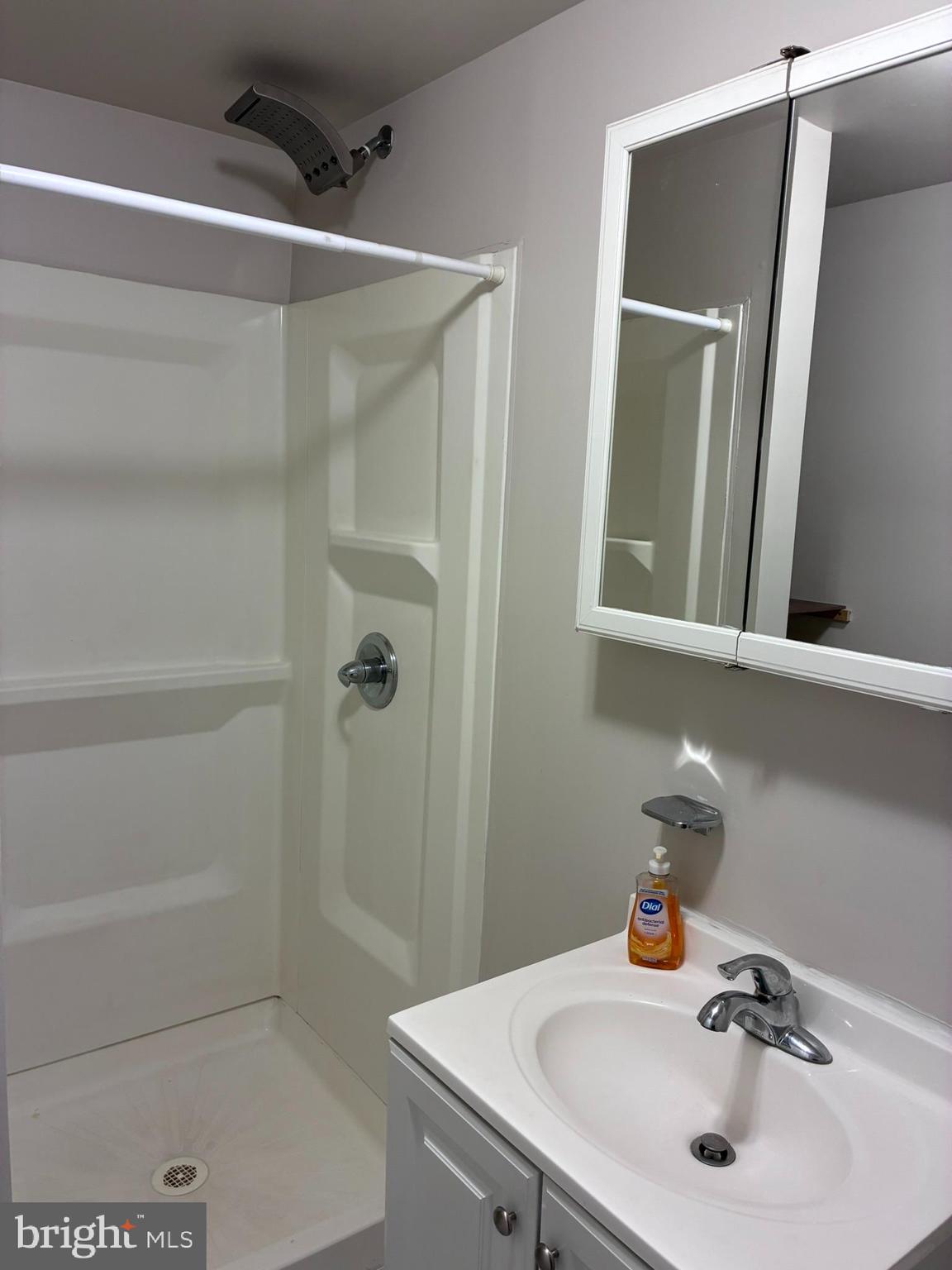 MEDFIELD - Residential