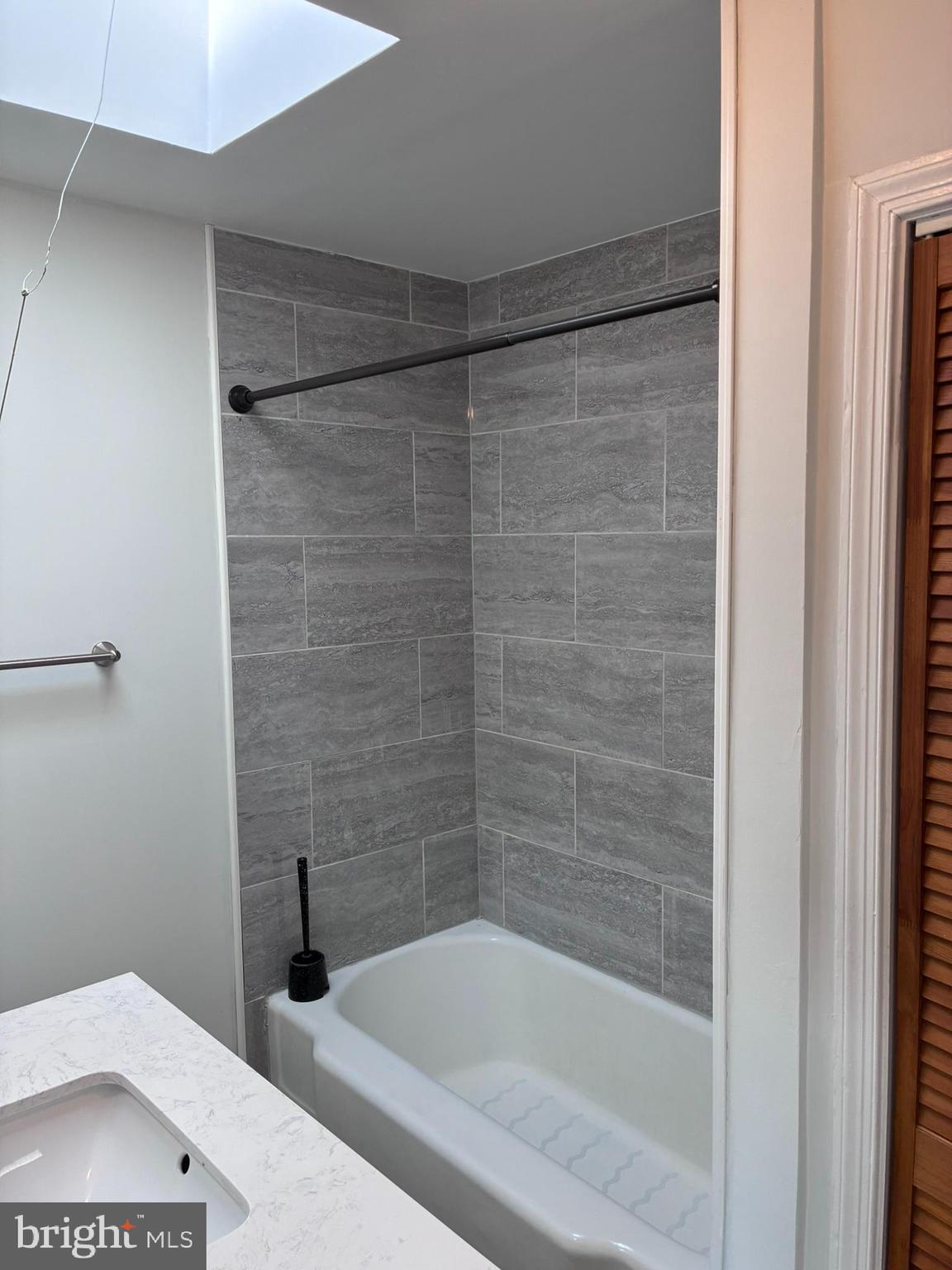 MEDFIELD - Residential