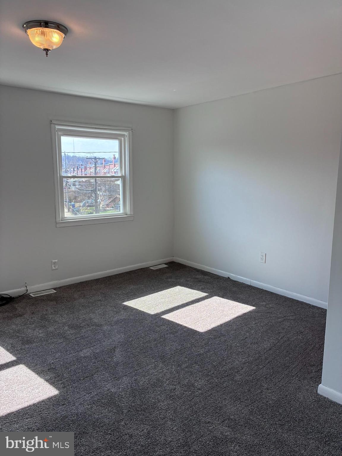 MEDFIELD - Residential