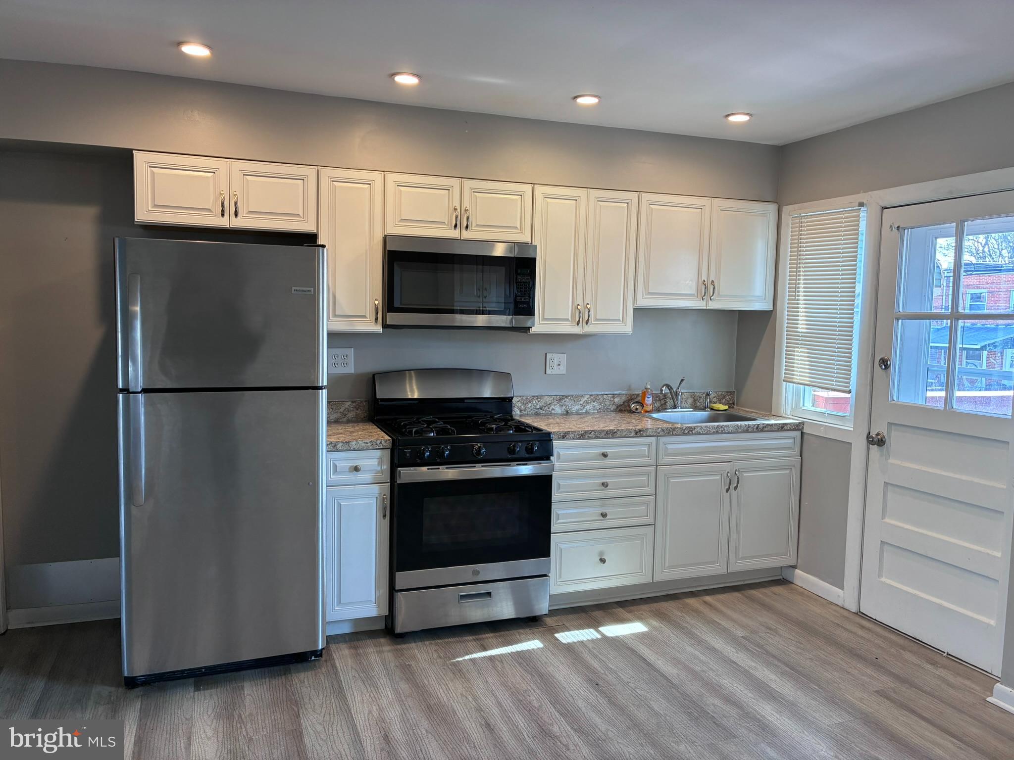 MEDFIELD - Residential