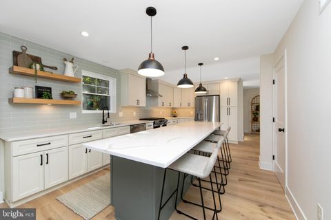 22 SCENIC ROAD SPRINGFIELD PA 19064