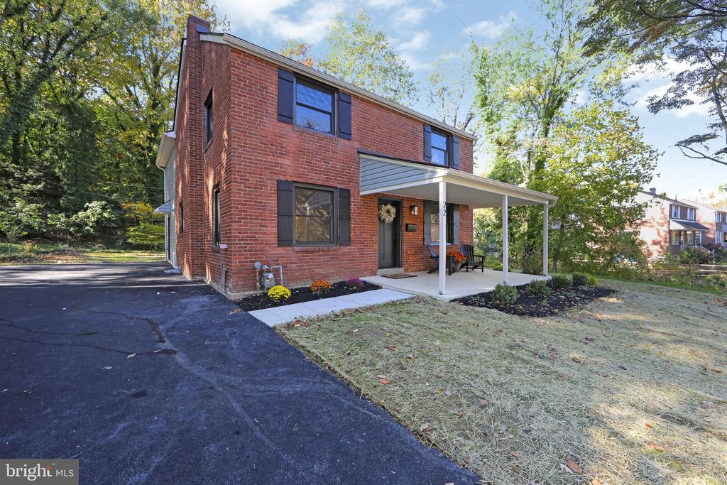 Photo of 22 Scenic Road, SPRINGFIELD, PA 19064 (MLS # PADE2102644)