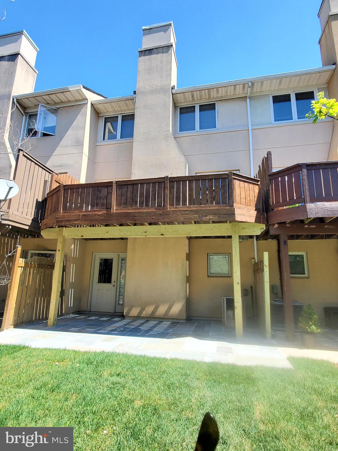 VILLAGES OF HOMELAND - Residential Lease