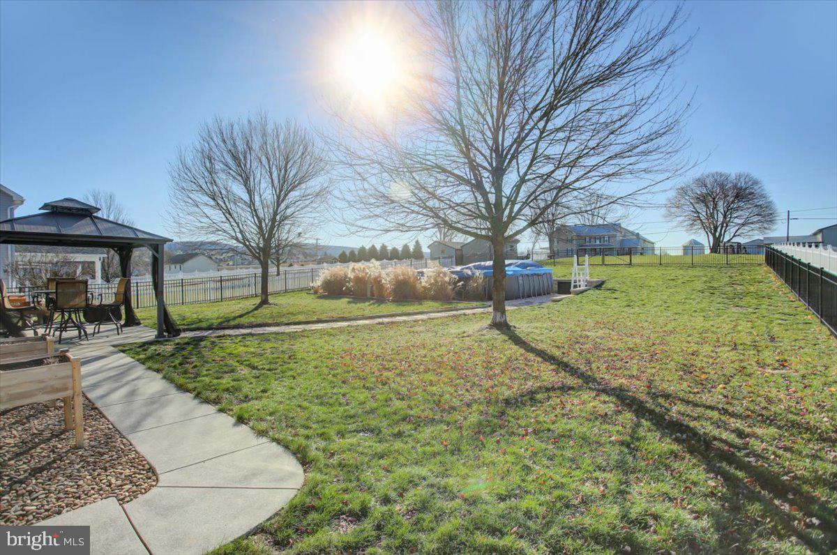 HAMPTON HILLS - Residential