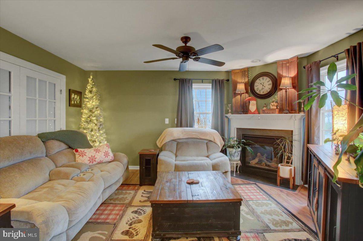 HAMPTON HILLS - Residential