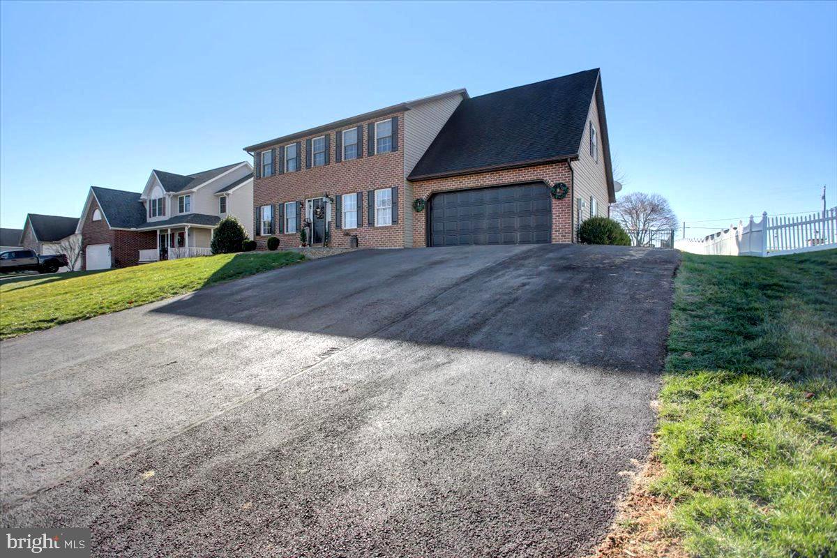 HAMPTON HILLS - Residential