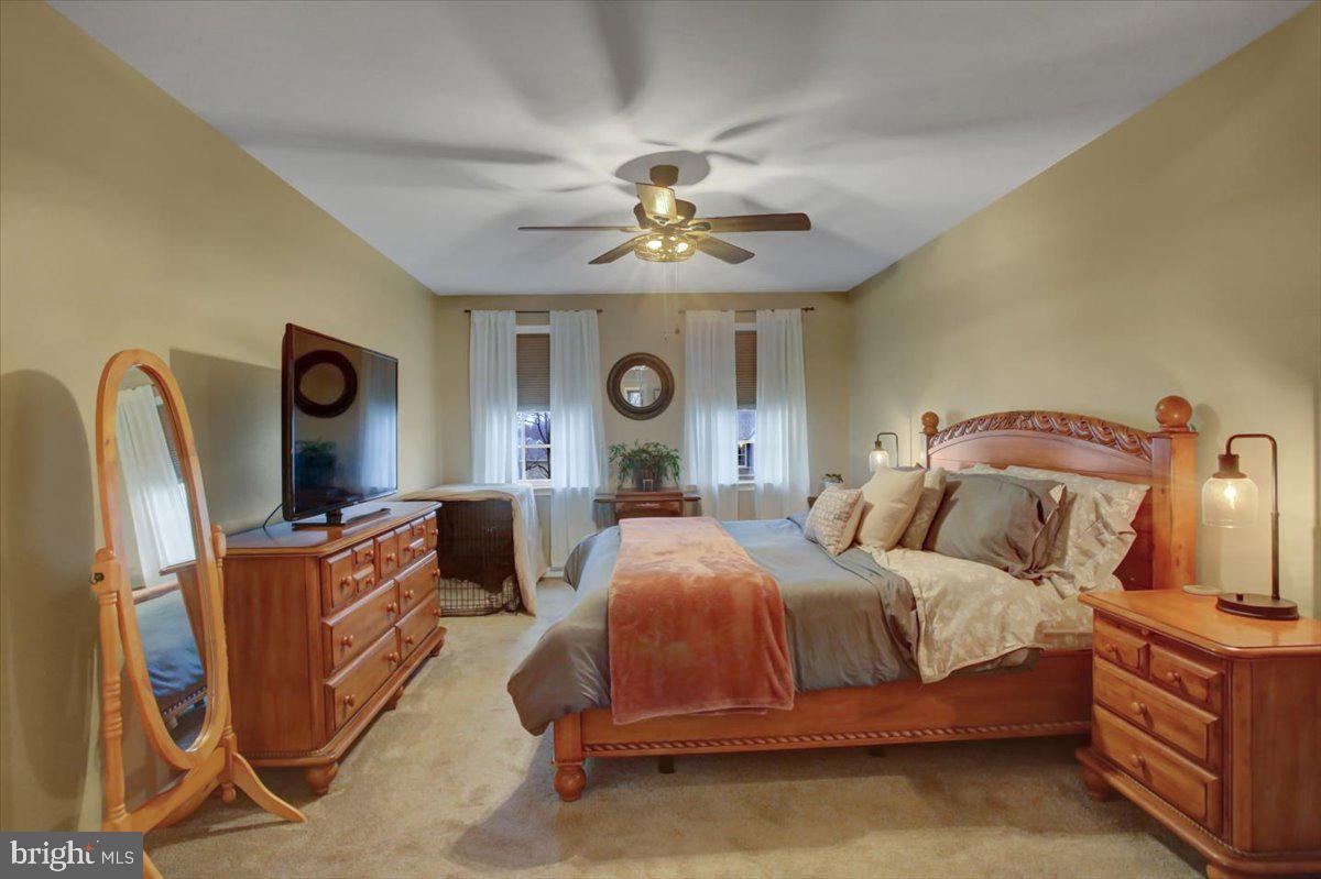 HAMPTON HILLS - Residential