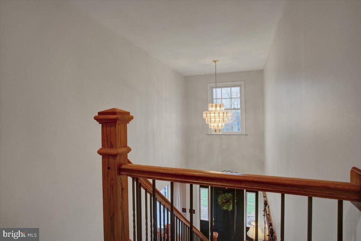 HAMPTON HILLS - Residential