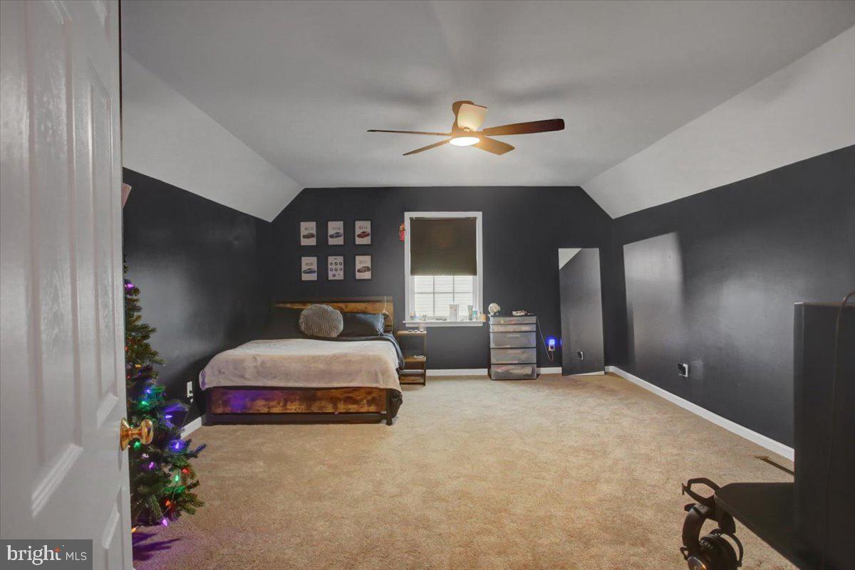 HAMPTON HILLS - Residential