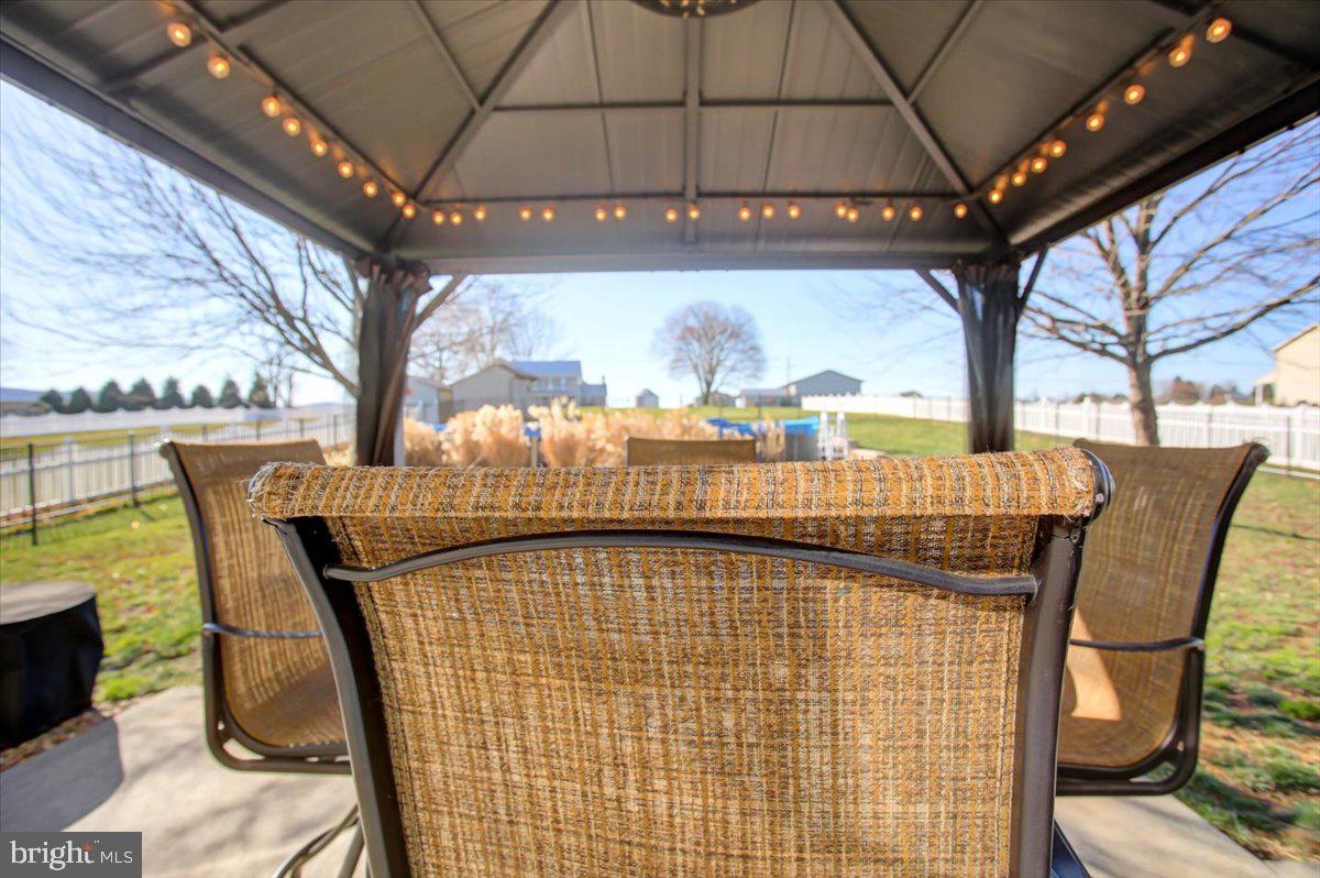 HAMPTON HILLS - Residential