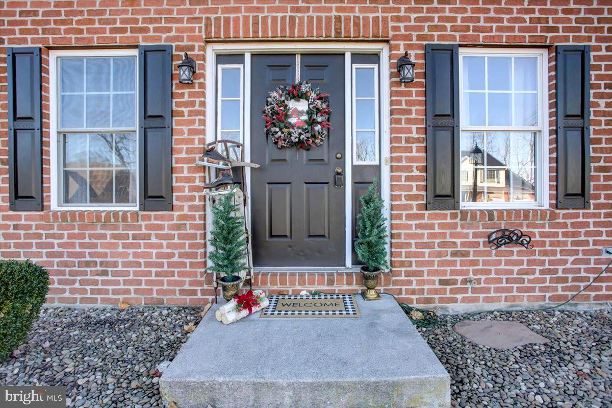 HAMPTON HILLS - Residential