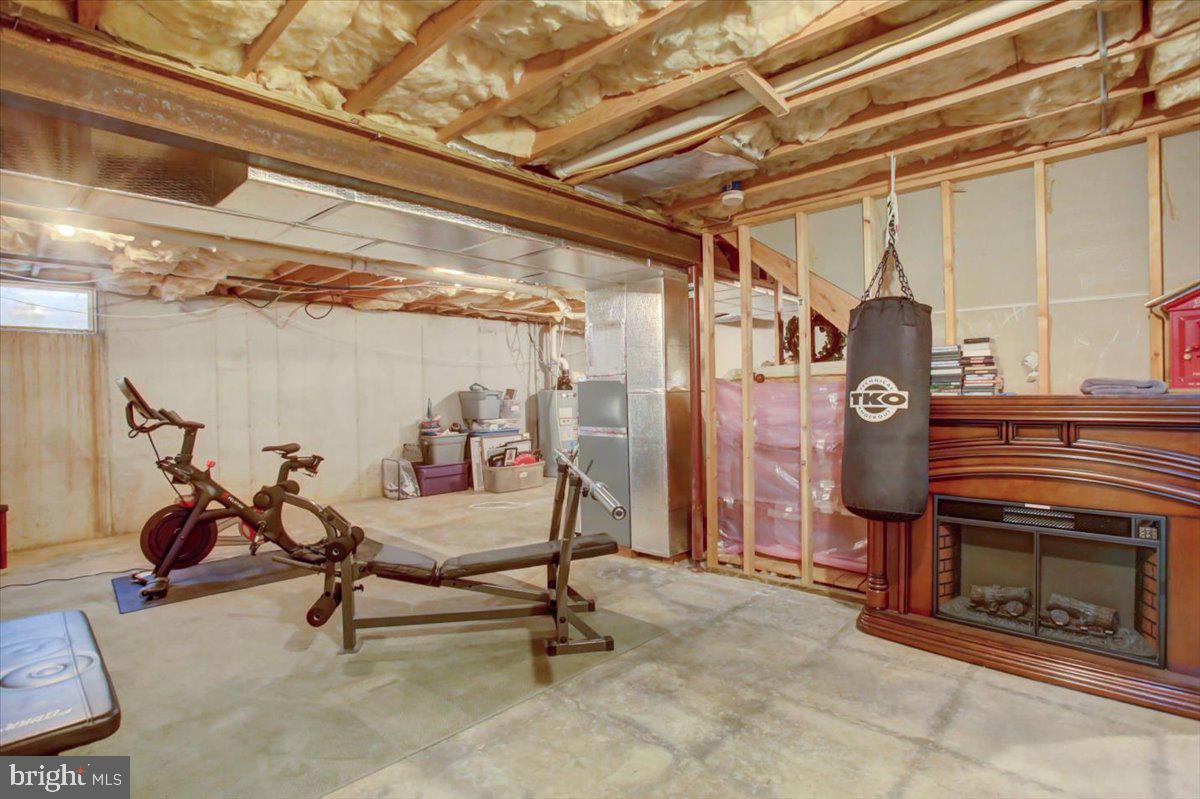 HAMPTON HILLS - Residential