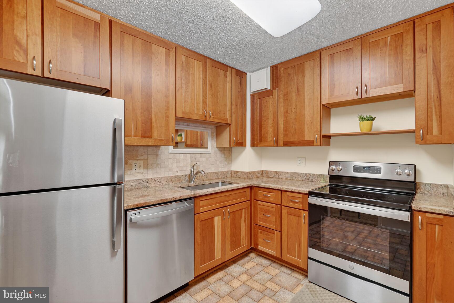 15101 INTERLACHEN DRIVE 1-123