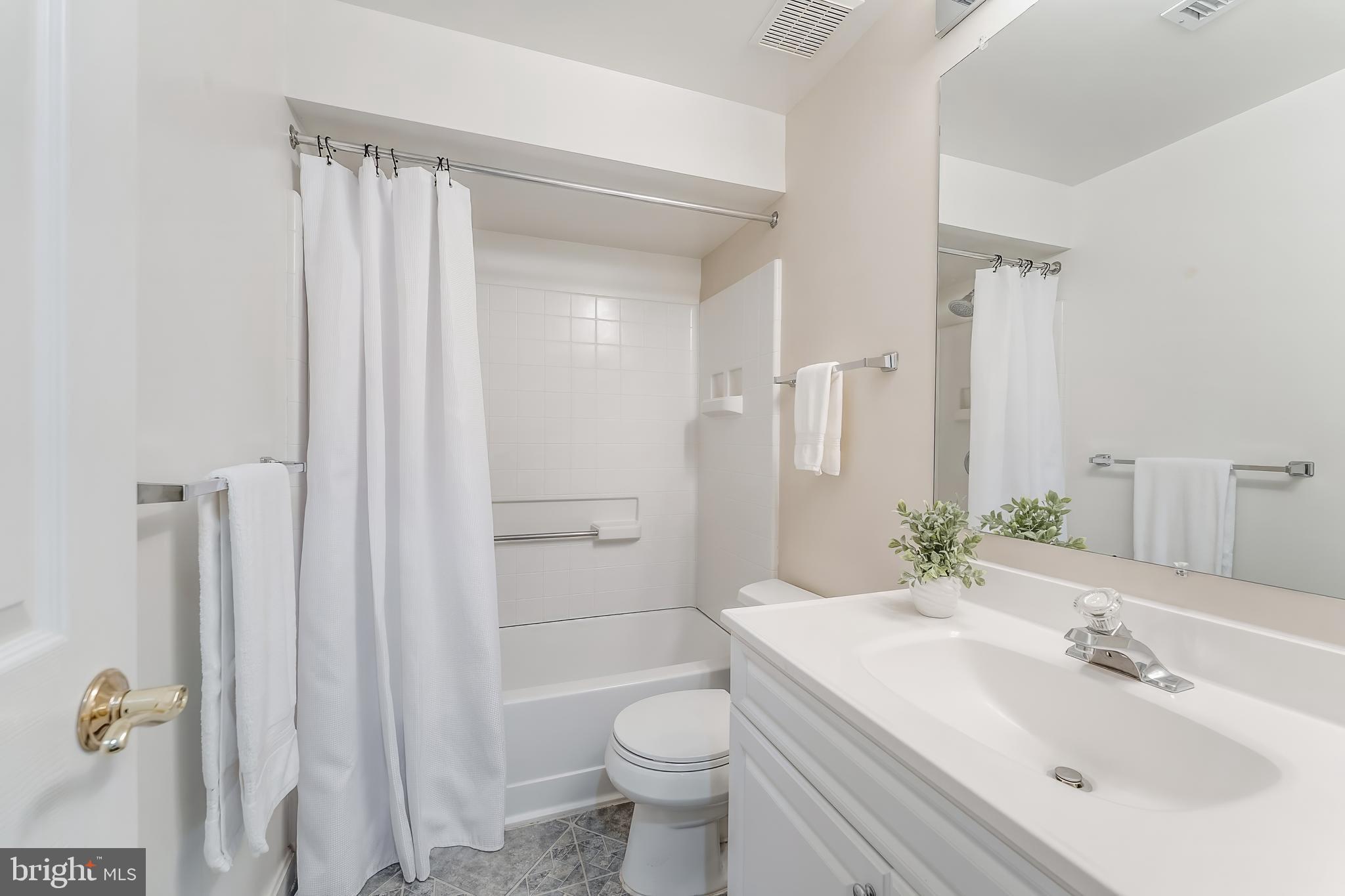 VINTAGE PLACE - Residential