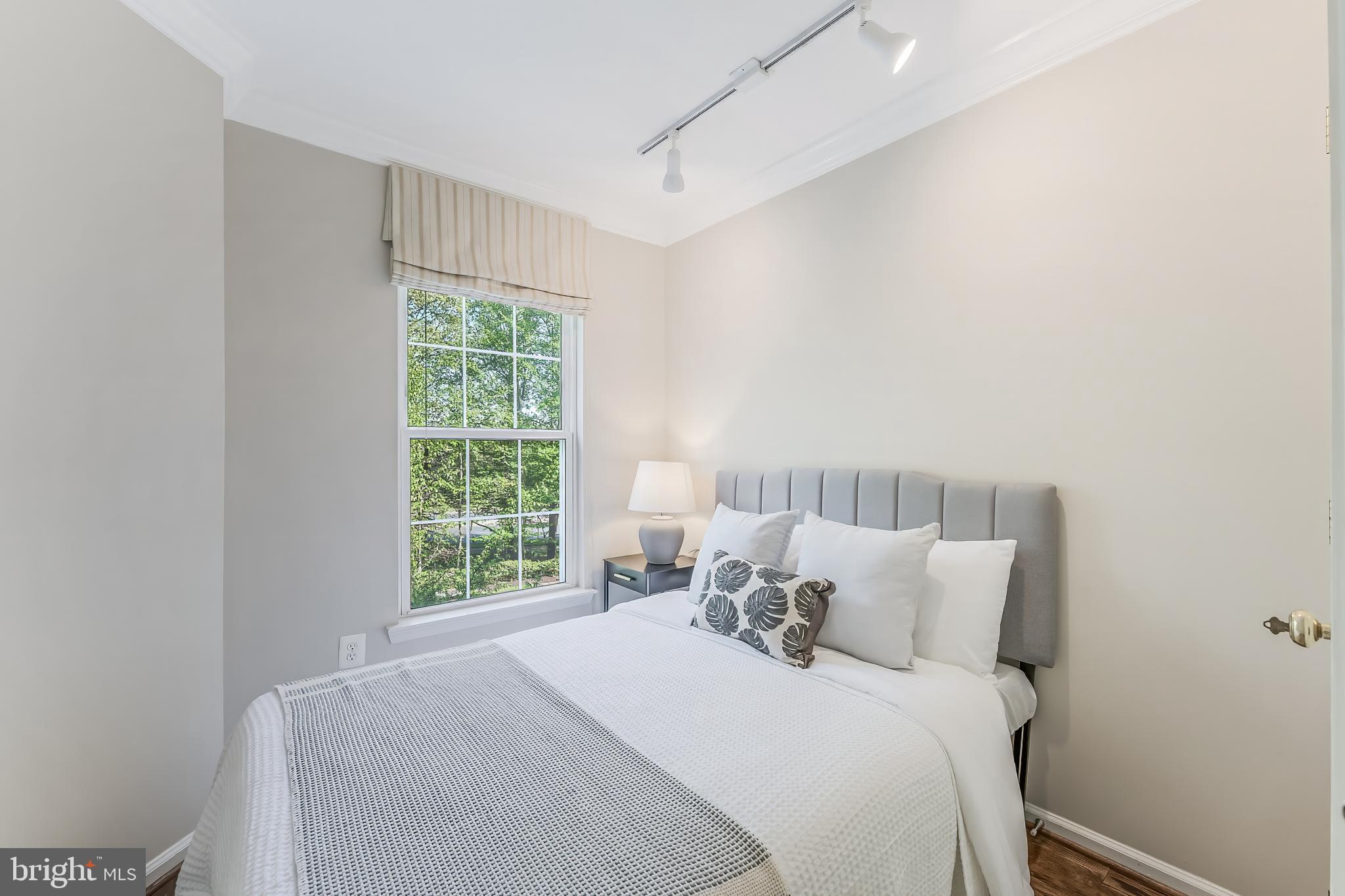 VINTAGE PLACE - Residential