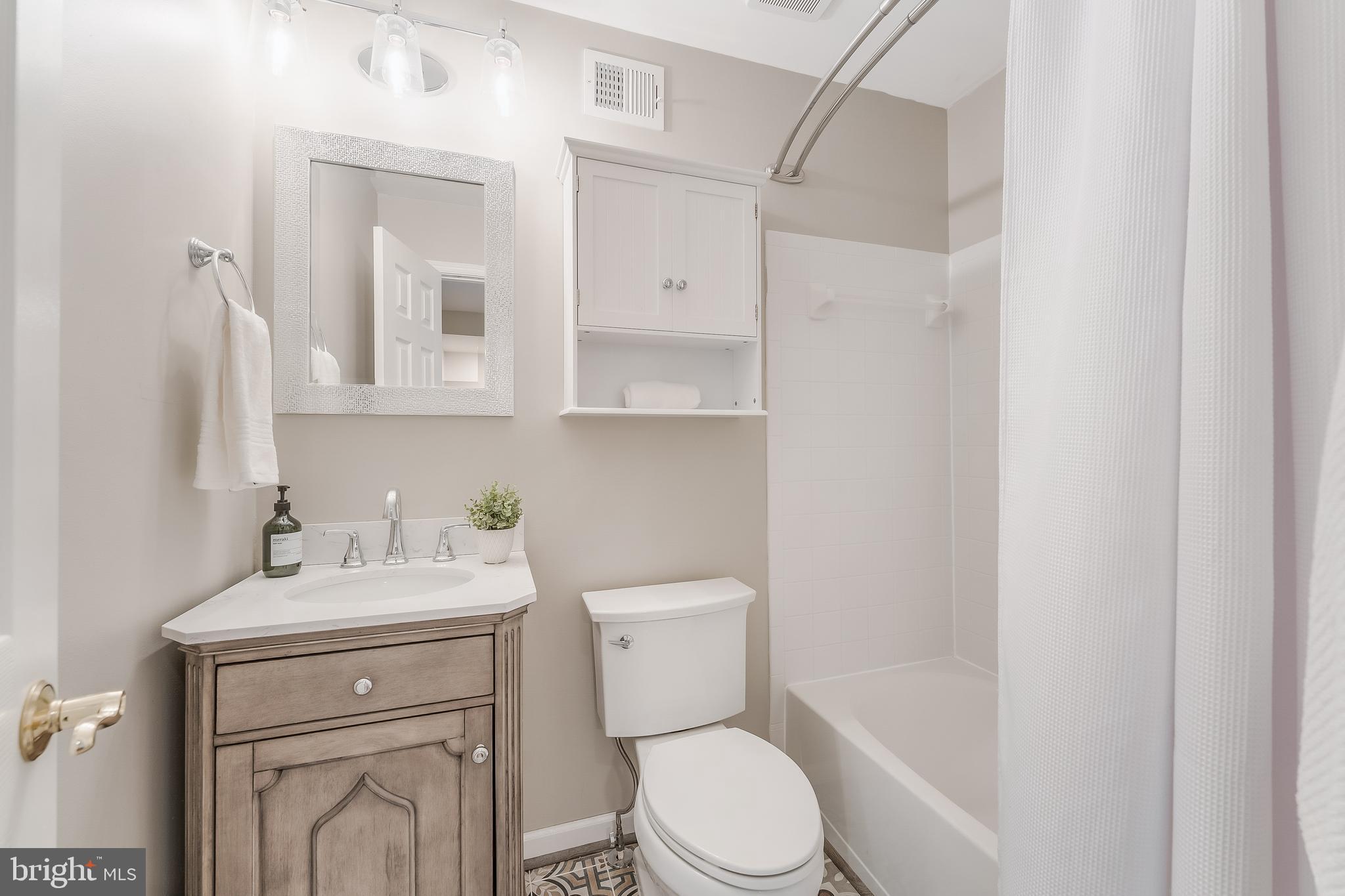 VINTAGE PLACE - Residential