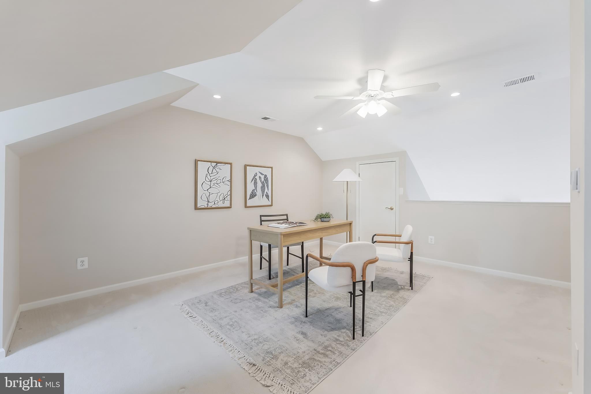 VINTAGE PLACE - Residential