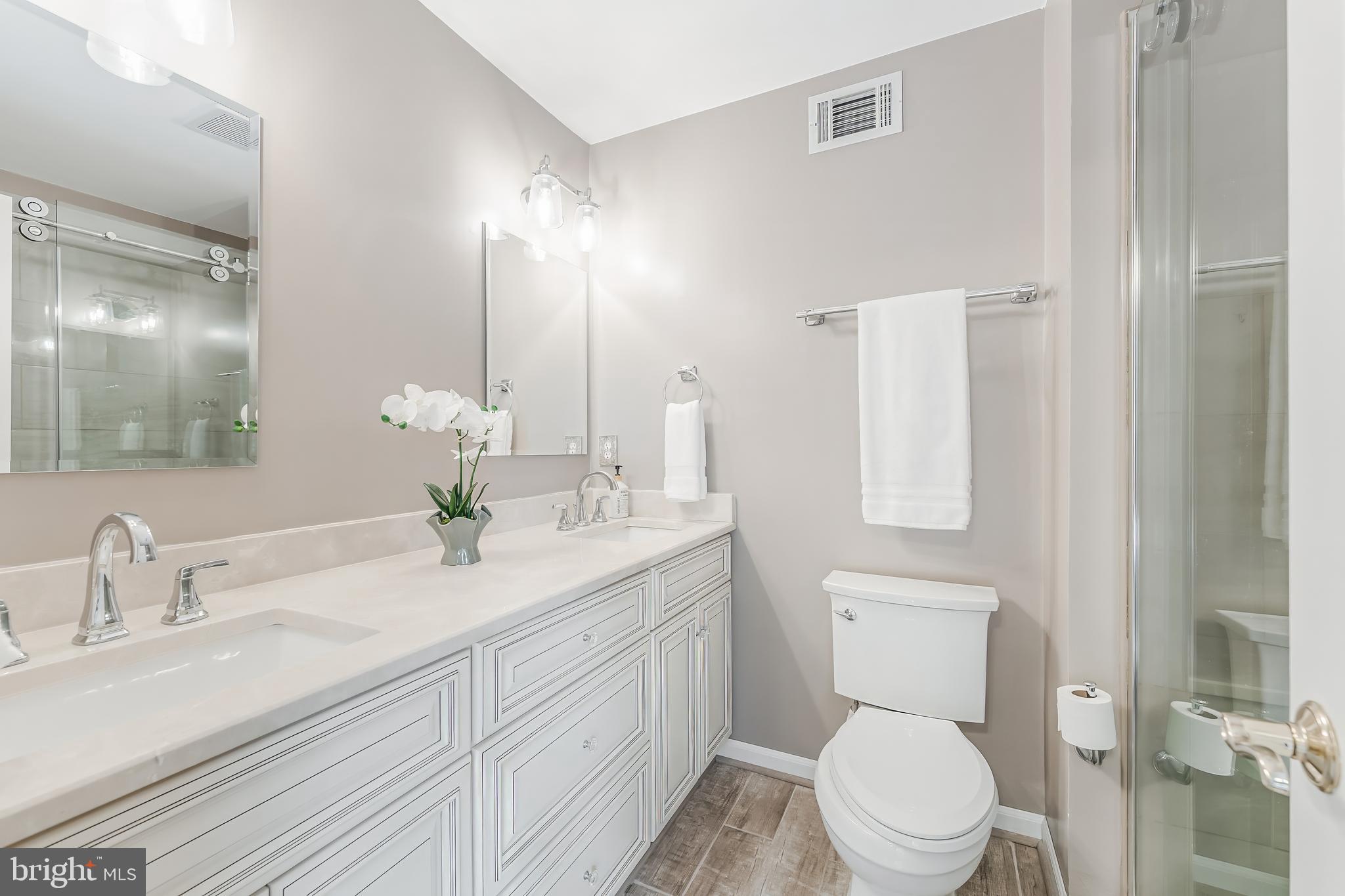 VINTAGE PLACE - Residential