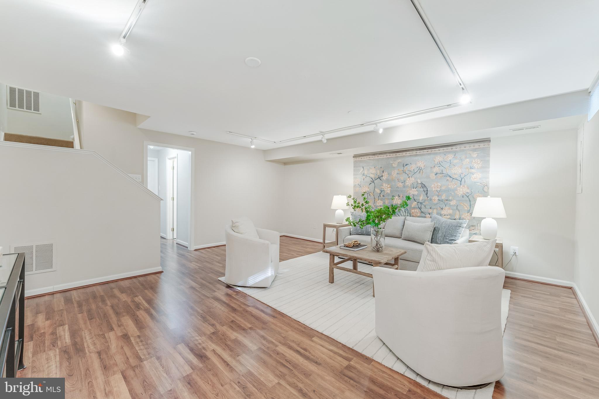 VINTAGE PLACE - Residential