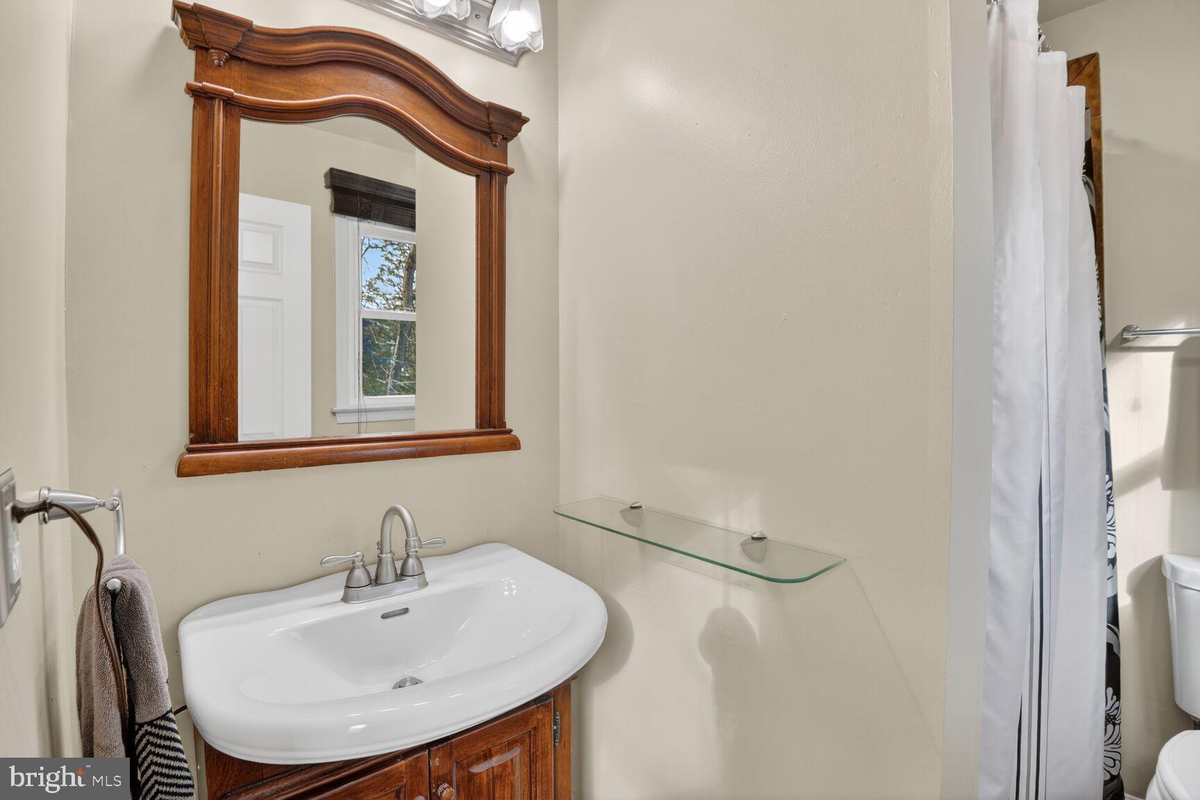 DELMONT STATION - Residential