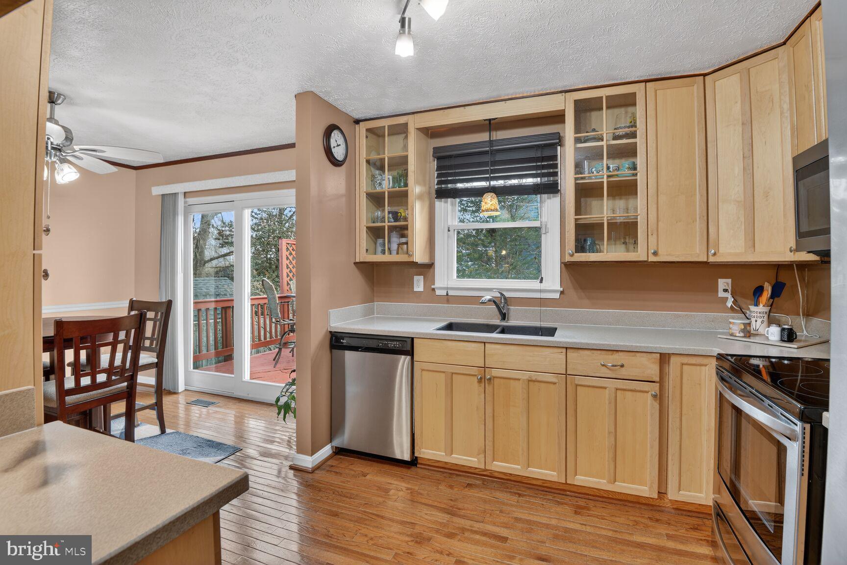 DELMONT STATION - Residential