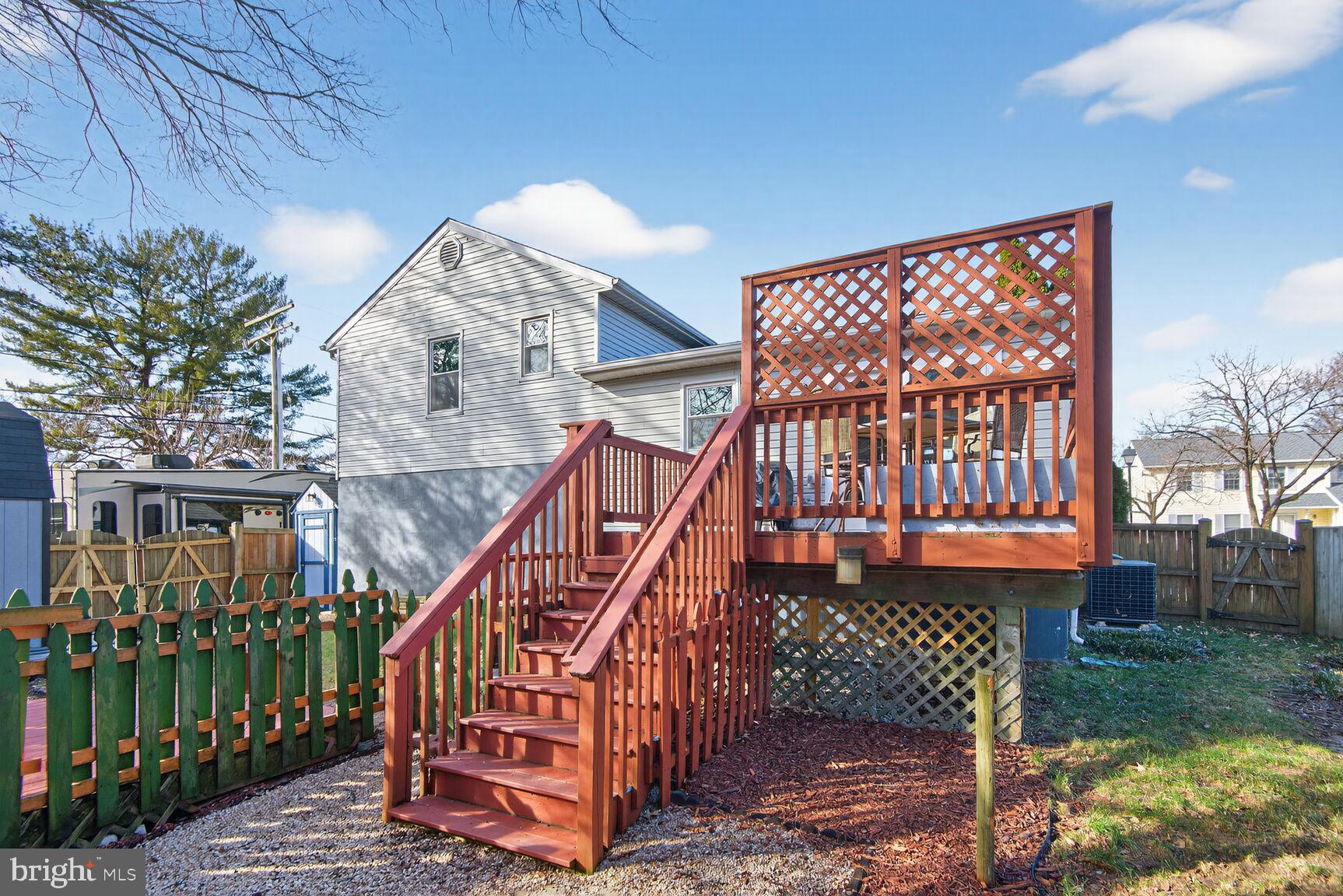 DELMONT STATION - Residential