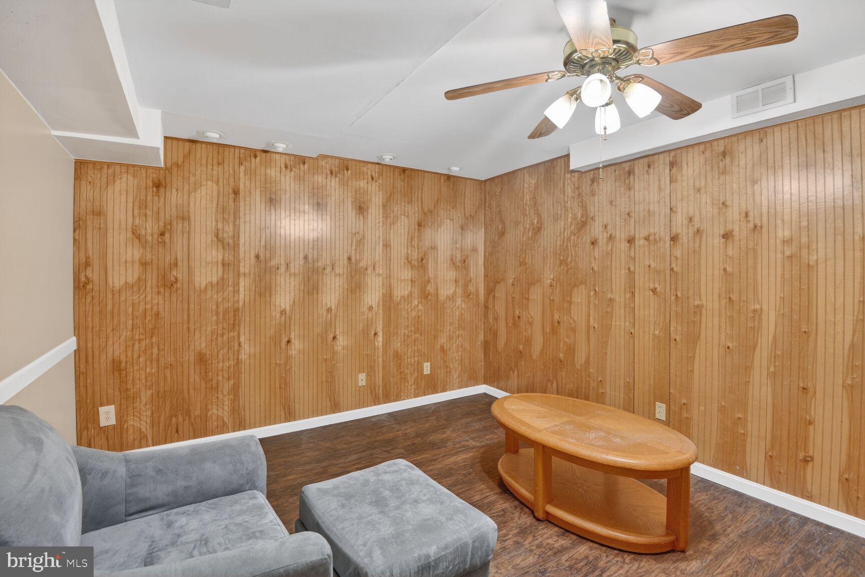 DELMONT STATION - Residential