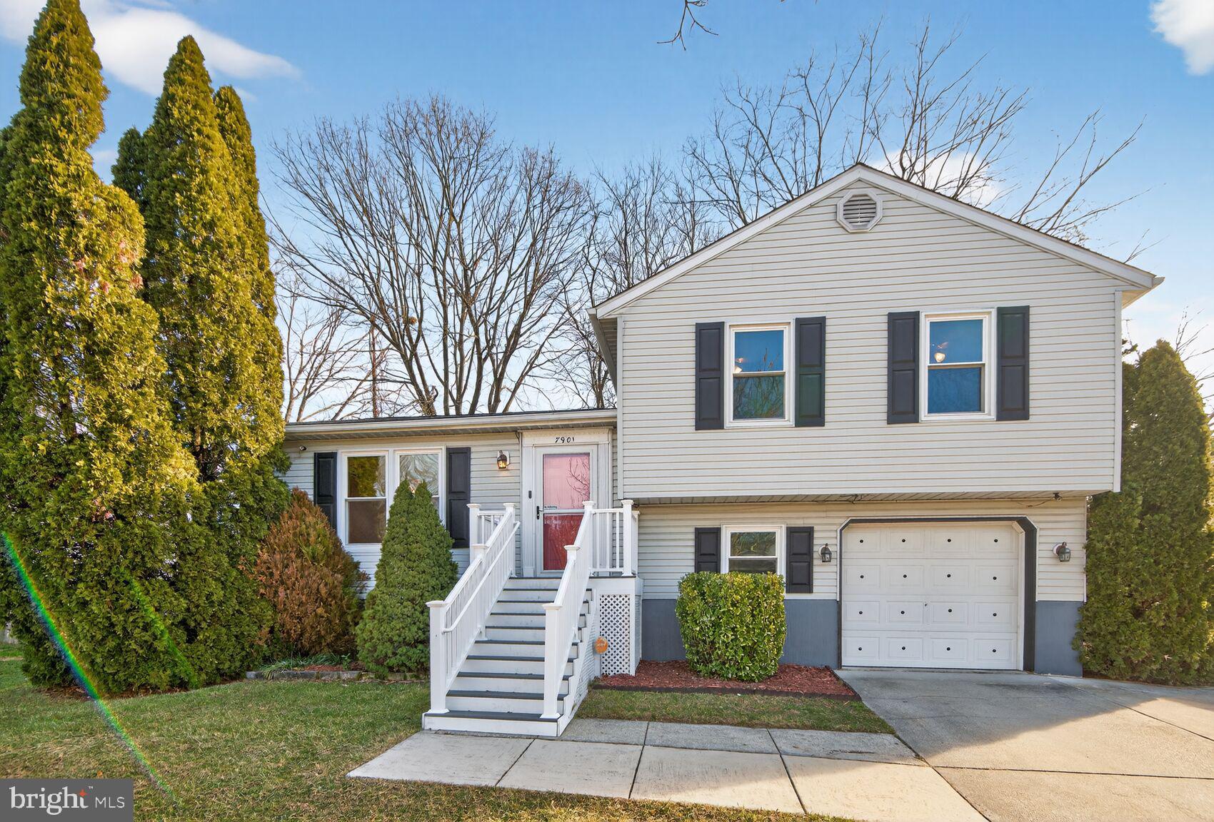 DELMONT STATION - Residential